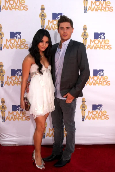 Vanessa Hudgens & Zac Efron — Stockfoto