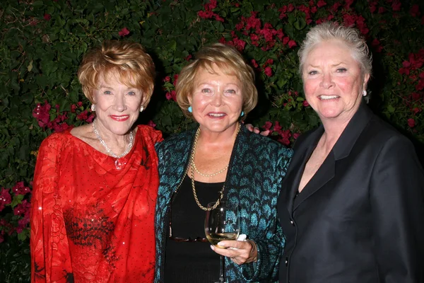 Jeanne Cooper, Lee Bell y Susan Flannery — Foto de Stock