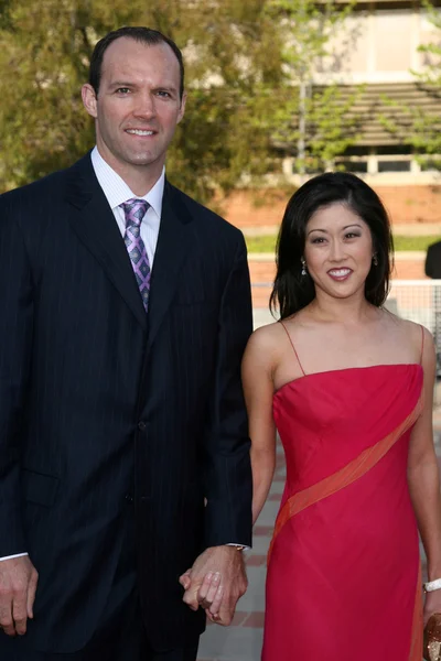 Kristi Yamaguchi and husband — Stock Photo, Image