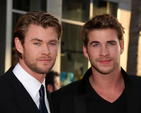 Chris Hemsworth, Liam Hemsworth — Stockfoto