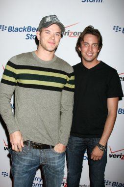 Kellan Lutz, Derek