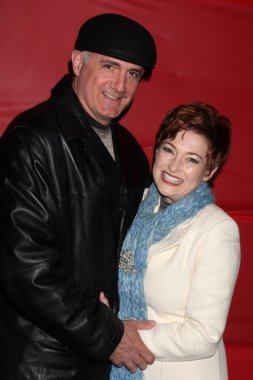 Carolyn hennesy, donald agnelli kocası