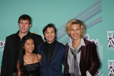 DC cody, tiffany espensen, taylor gri ve dillon lane