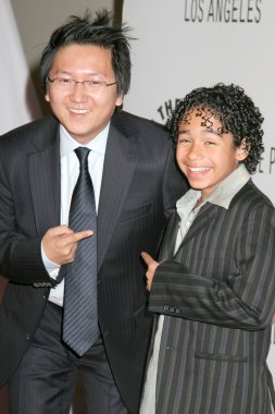 Masi oka ve noah gray-cabey