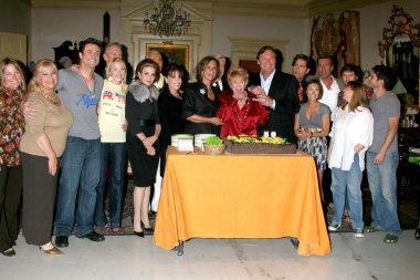 Jeanne Cooper ve Y ve R döküm