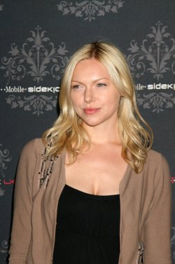 Laura prepon