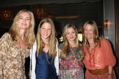 Eileen davidson, sabrina bell, marcy rylan, maria çan