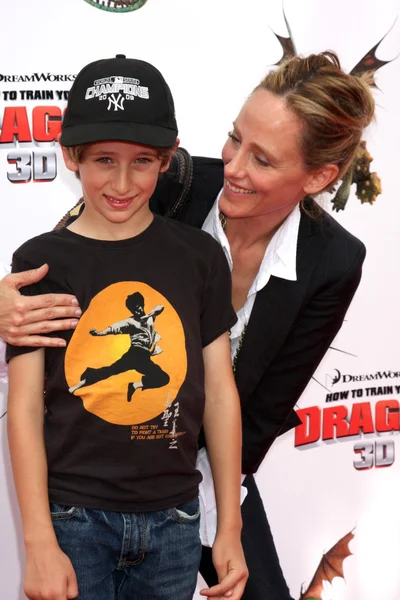 Kim Raver & Son Luke — Stock Photo, Image