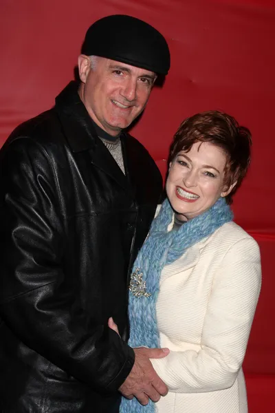 Carolyn Hennesy, husband Donald Agnelli — Stock Photo, Image