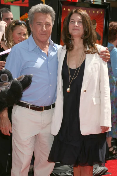 Dustin Hoffman & Esposa —  Fotos de Stock