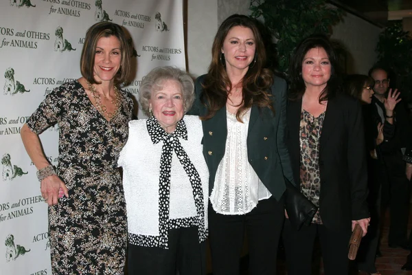 Wendie Malick, Betty White, Jane Leeves, Valerie Bertinelli — Zdjęcie stockowe