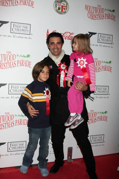 Gilles Marini & Children — Stock Photo, Image