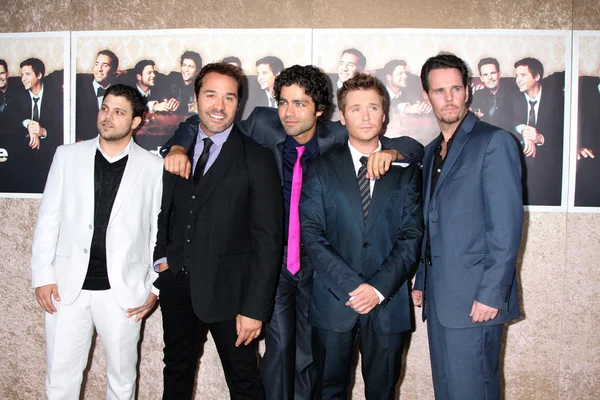 Entourage の男性 （フェラーラ、ピヴェン、グルニエ、コノリー、ディロン) — ストック写真