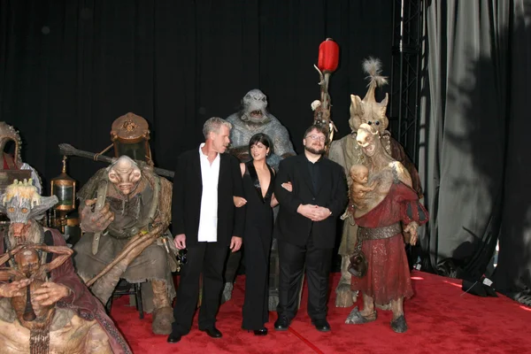 Ron Perlman, Selma Blair, & Guillermo del Toro — Stockfoto