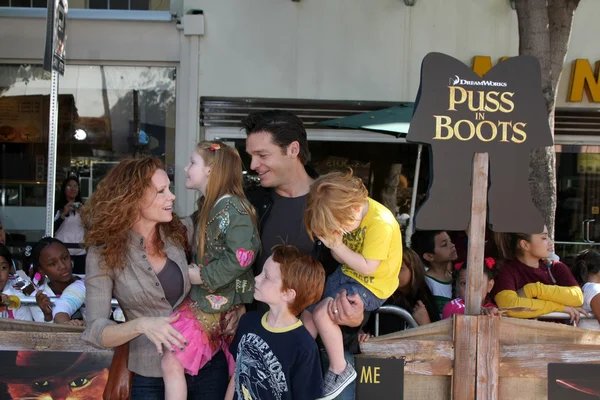 Robyn Lively, Bart Johnson, familia — Foto de Stock