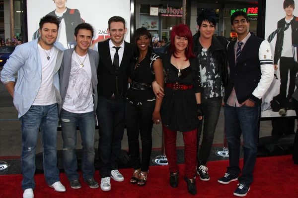 Danny Gokey, Kris Allen, Matt Giraud, Lil Rounds, Allison Iraheta, Adam Lambert and Anoop Desai — Stock Photo, Image