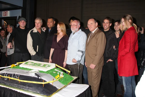 Il cast di CSI tra cui Lawrence Fishburne, William Petersen e Marg Helgenberger — Foto Stock
