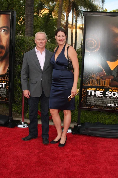 Neal McDonough & moglie — Foto Stock