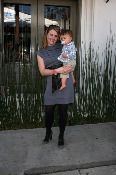 Melissa Joan Hart et son fils Braydon Hart Wilkerson — Photo