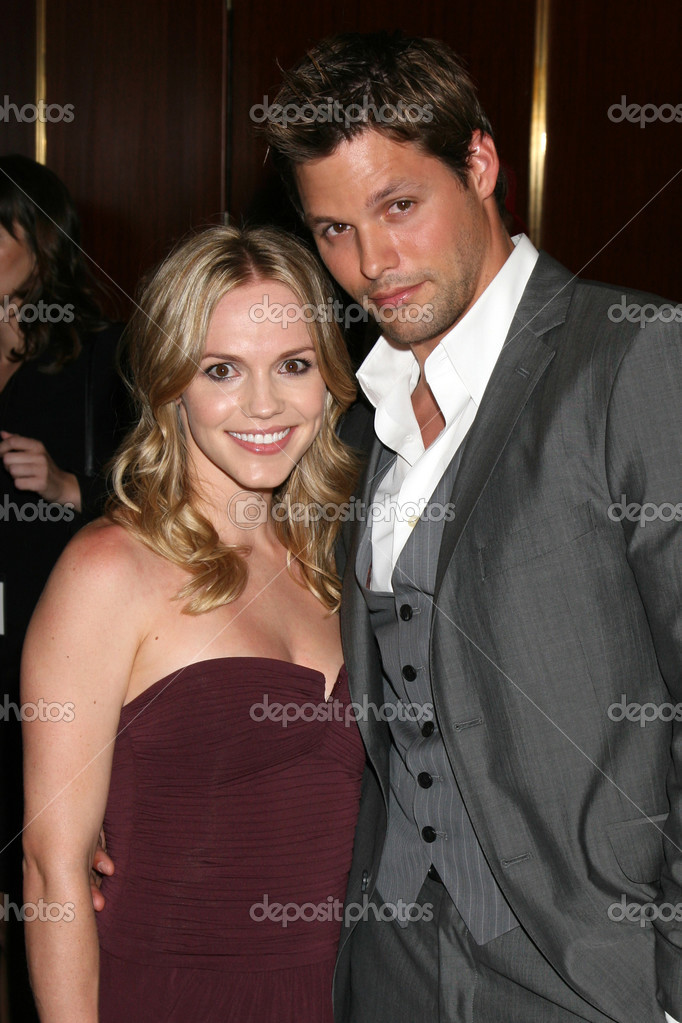 Alexa Havins & Justin Bruening.