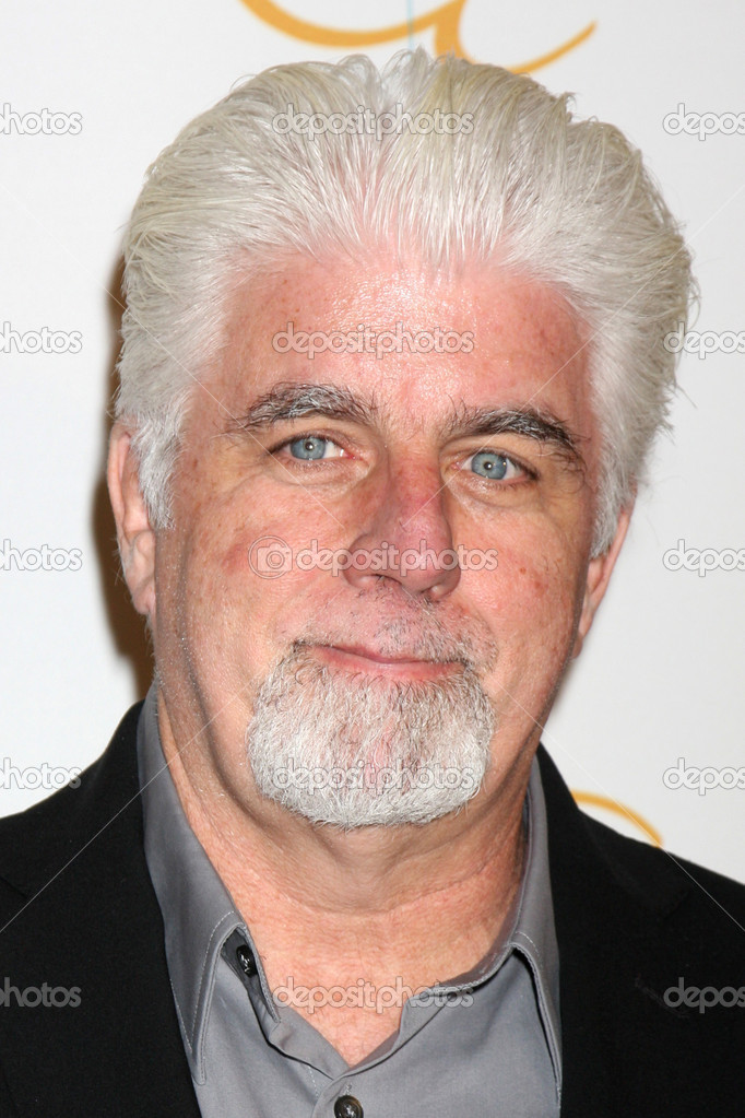 Download - Michael McDonald arriving at the Visionary Ball 2009 of the UCLA...