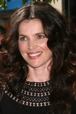 Julia Ormond