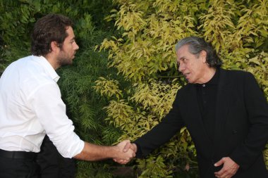 Zachary Levi ve Edward James Olmos