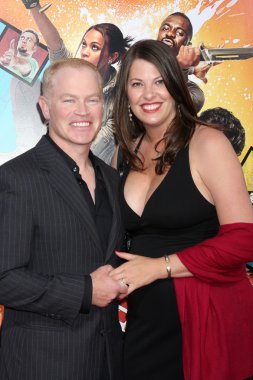 Neal mcdonough, eşi ruve