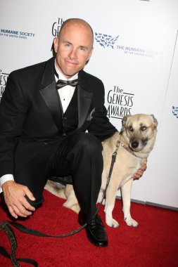 Brian Binbaşı dennis ve nubs