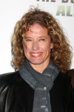 Nancy travis
