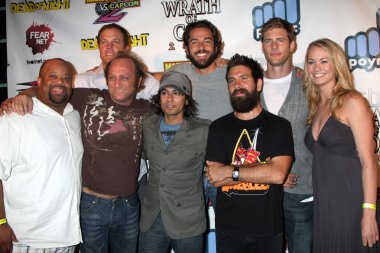 Chuck döküm bakan zachary levi & yvonne strahovski