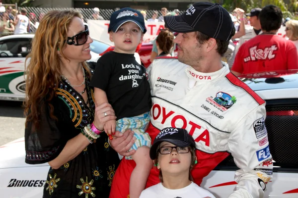 Rachel Marcus Goddard, Daniel Goddard, Söhne Sebastian & Ford — Stockfoto