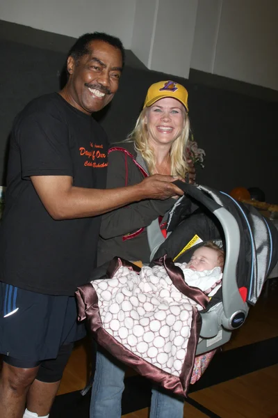 James Reynolds & Alison Sweeney & ihr Baby Megan Hope Sanov — Stockfoto