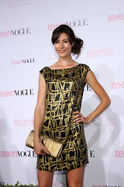 Amanda Crew