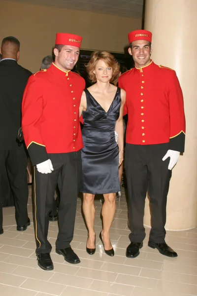 Jodie Foster & Cunard stafleden — Stockfoto