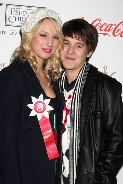 Molly Mccook & Devon Werkheiser — Fotografia de Stock