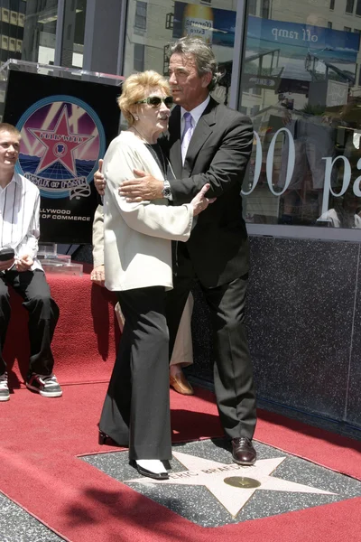 Jeanne Cooper & Eric Braeden — Photo