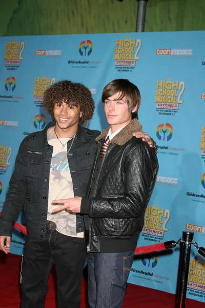 Corbin Bleu y Zac Efron — Foto de Stock