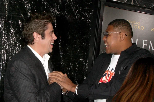 Benicio del toro och omar benson miller — Stockfoto