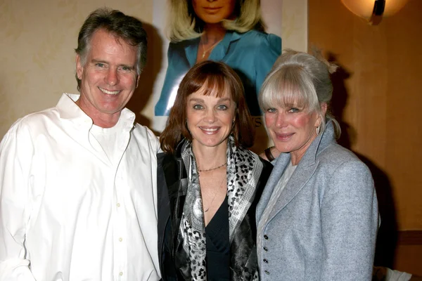 Gordon Thompson, Pamela Sue Martin y Linda Evans —  Fotos de Stock