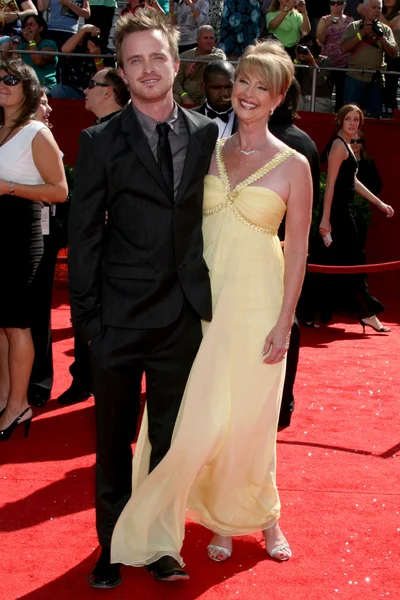 Aaron Paul & mom — Stock Photo, Image