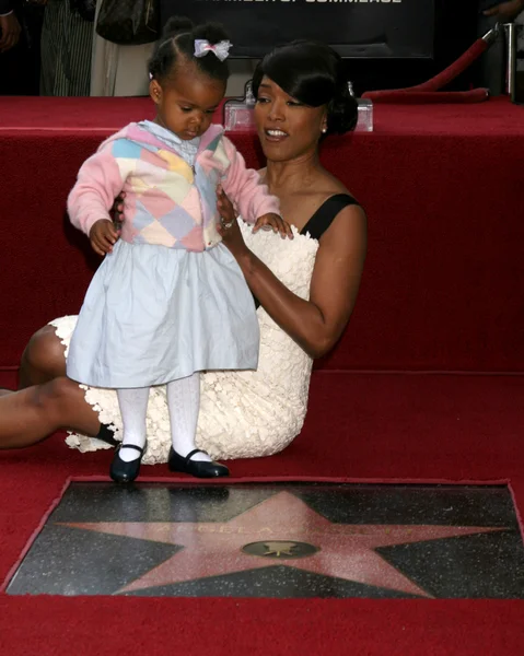 Angela Bassett and Bronwyn — Stok fotoğraf