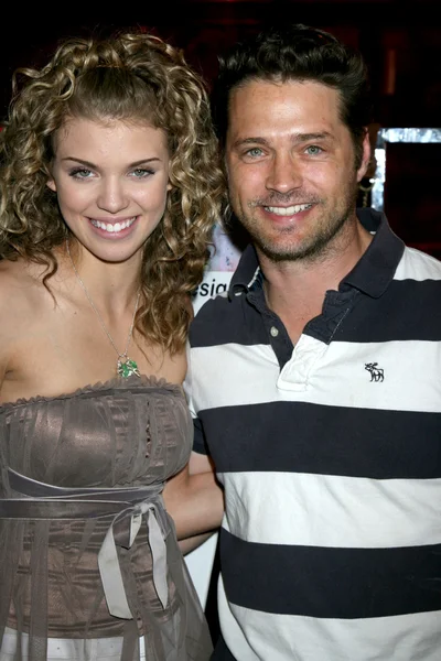 AnnaLynne Mccord idealna Jason Priestley — Zdjęcie stockowe