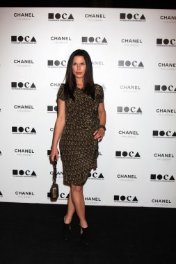 Rhona mitra