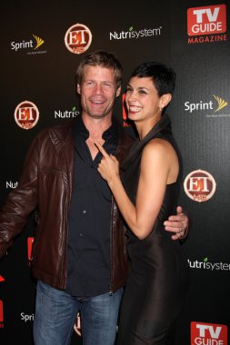 Joel Gretsch ve Morena Baccarin