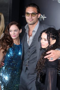 Rose mcgowan, jason Momoa'ya, lisa bonet