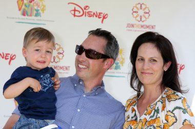 Annabeth Gish ve kocası ve oğlu