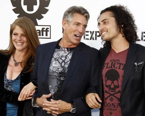 Eric Roberts, wife Eliza, stepson Keaton Simmons — Stock Photo, Image