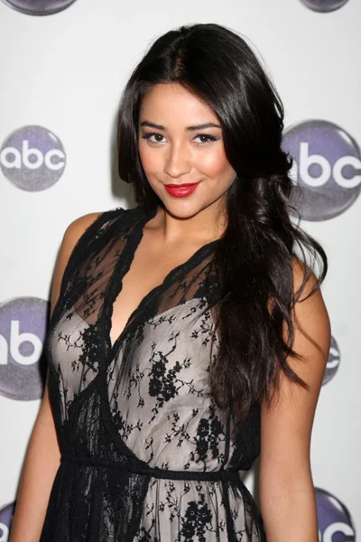 Shay Mitchell — Stockfoto