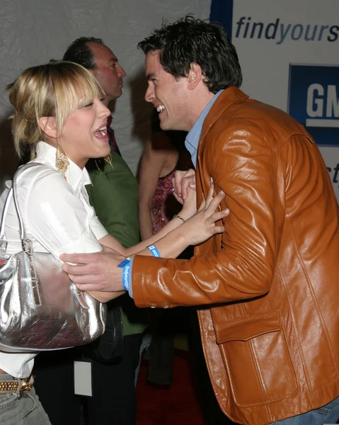 Kaley Cuoco y Jared Lowenstein — Foto de Stock